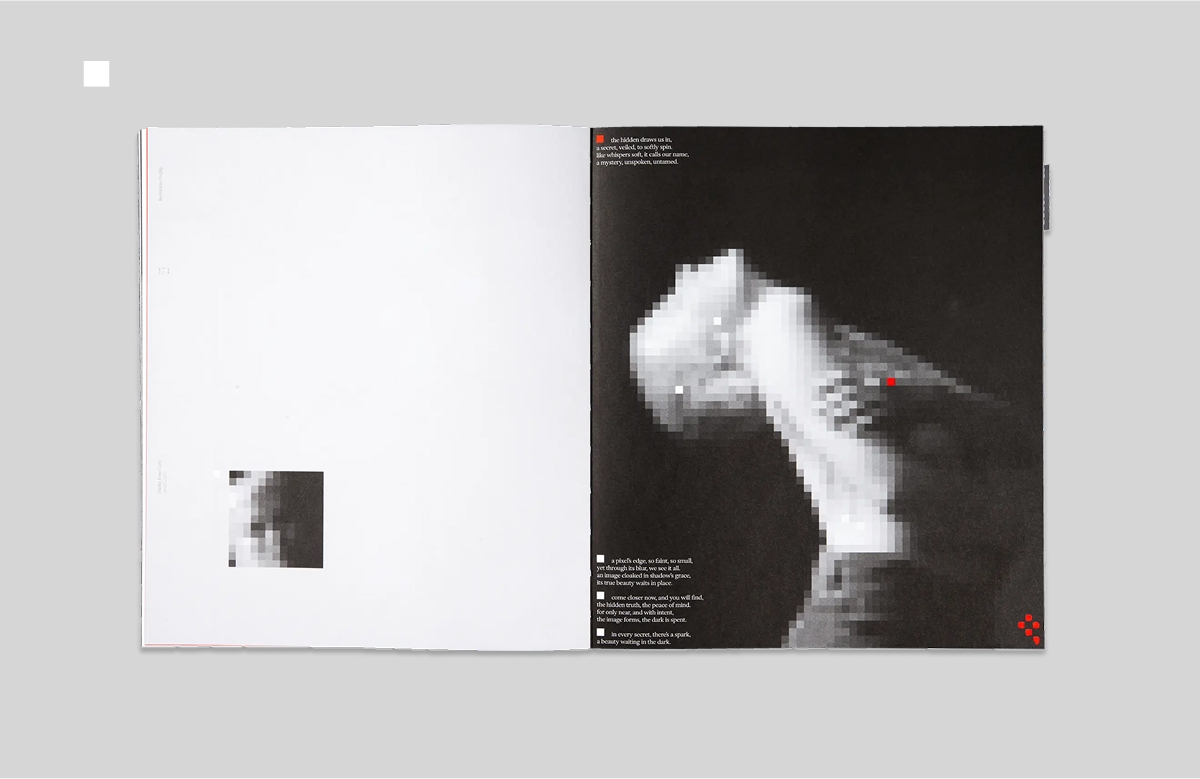 komma 30 two-color page layout